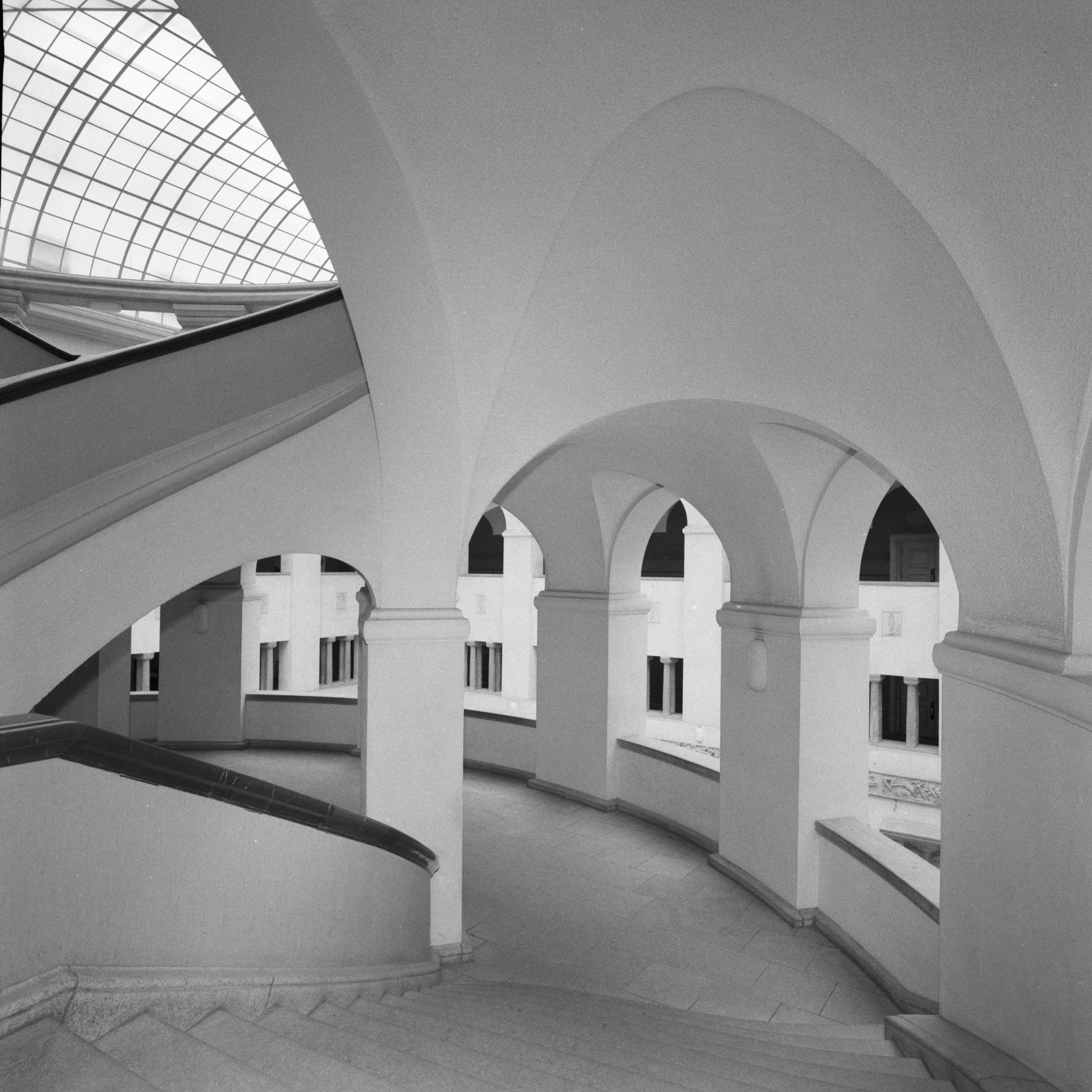 Absturzsicherungen Lichthof UZH